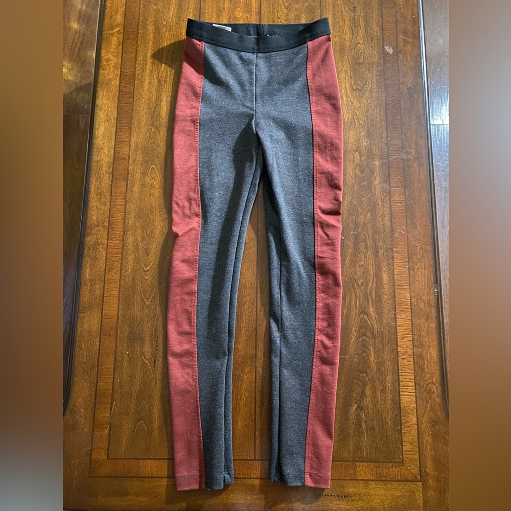 BCBG Max Azria Leggings in Black/Red XS